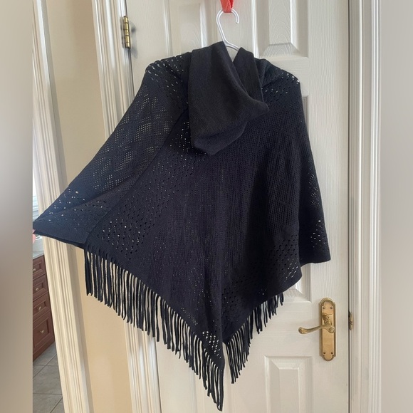 Hooded knit poncho - Picture 3 of 3